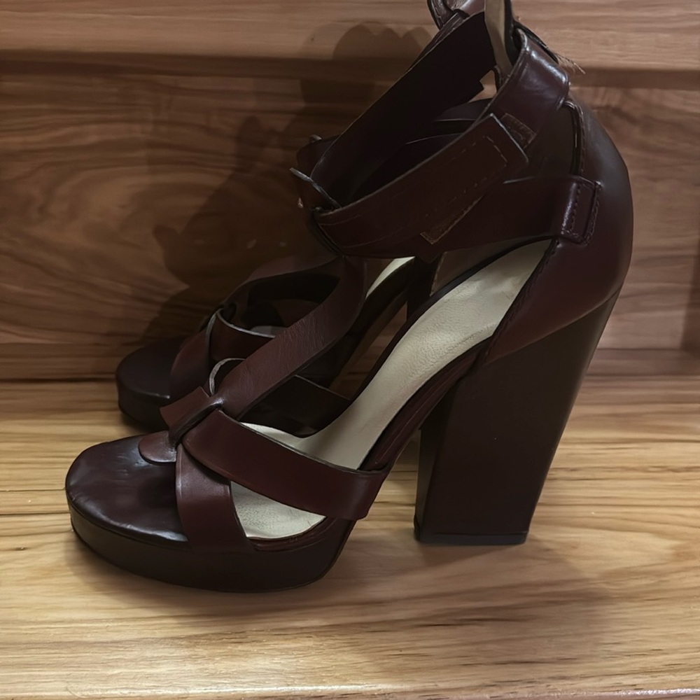 D&G brown leather heels